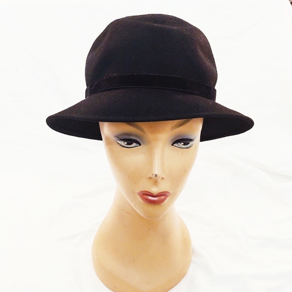 Vintage Italian Designer Black Wool Cloche Bowed Hat